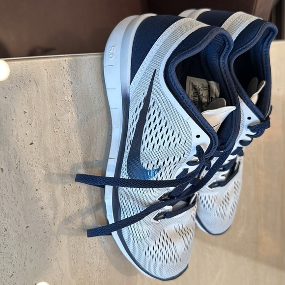 Nike Sneakers - Picture 3 of 3